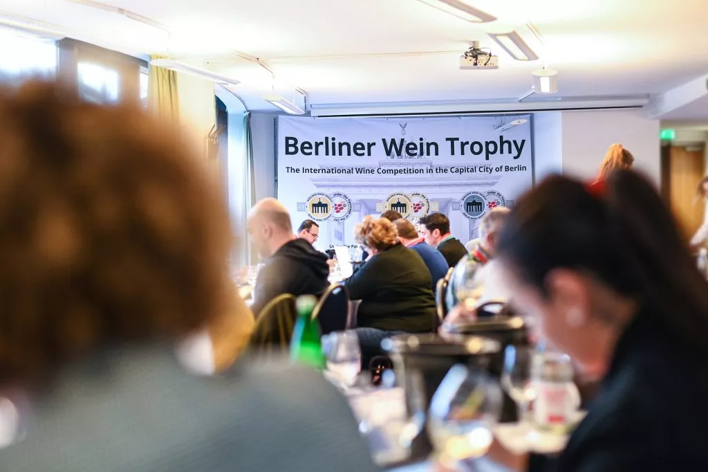 Immagine: Berliner Wine Trophy - Degustazione internazionale, Giudizio del vino a Berlino, concorso di vino OIV